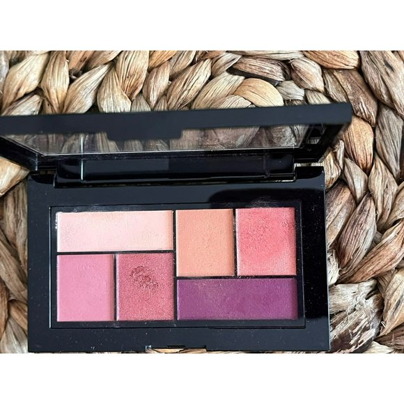Maybelline The City Mini Palette 510 Blushed Avenue Eyeshadow - Picture 2 of 5